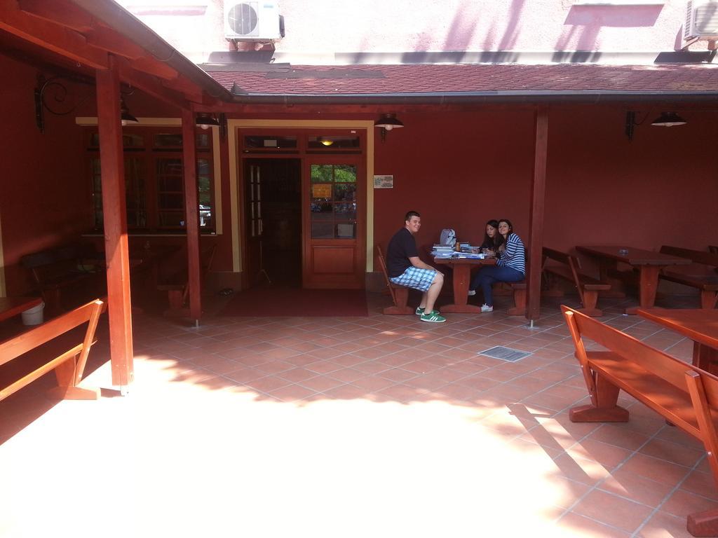 Europa Hostel Portorož Exteriör bild