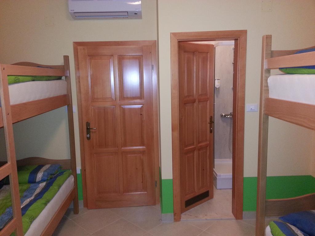 Europa Hostel Portorož Rum bild